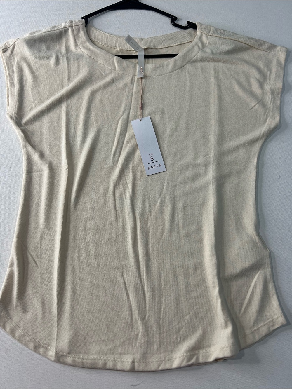 NWT LuLaRoe Small Anita Short Sleeve Tee in Cream